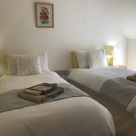 6 Bedroom House With Pool * Saint-Laurent-de-Terregatte