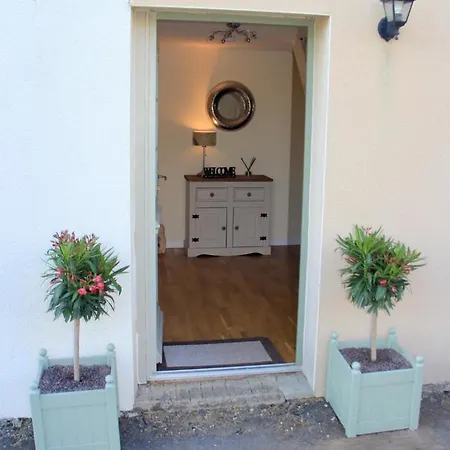6 Bedroom House With Pool Saint-Laurent-de-Terregatte