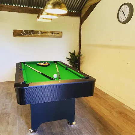 6 Bedroom House With Pool