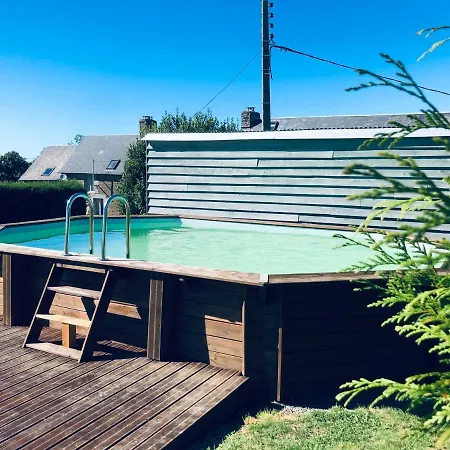 6 Bedroom House With Pool Saint-Laurent-de-Terregatte